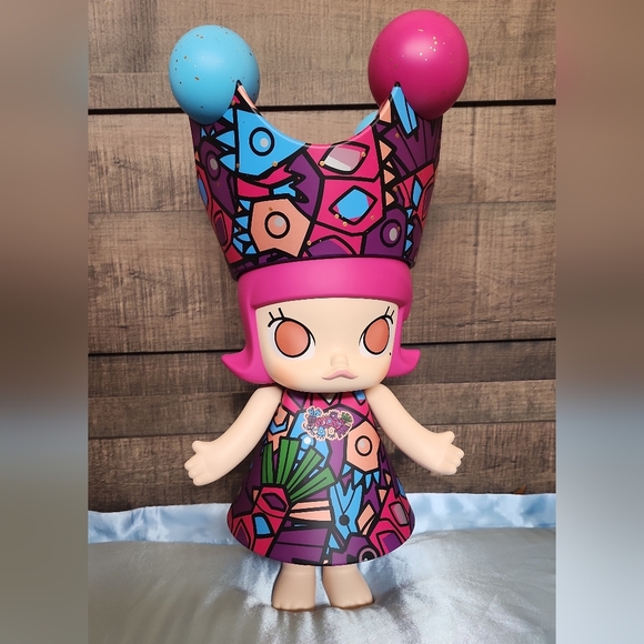 NIB Authentic Pop Mart Mega Royal Molly 400% Han Meilin is